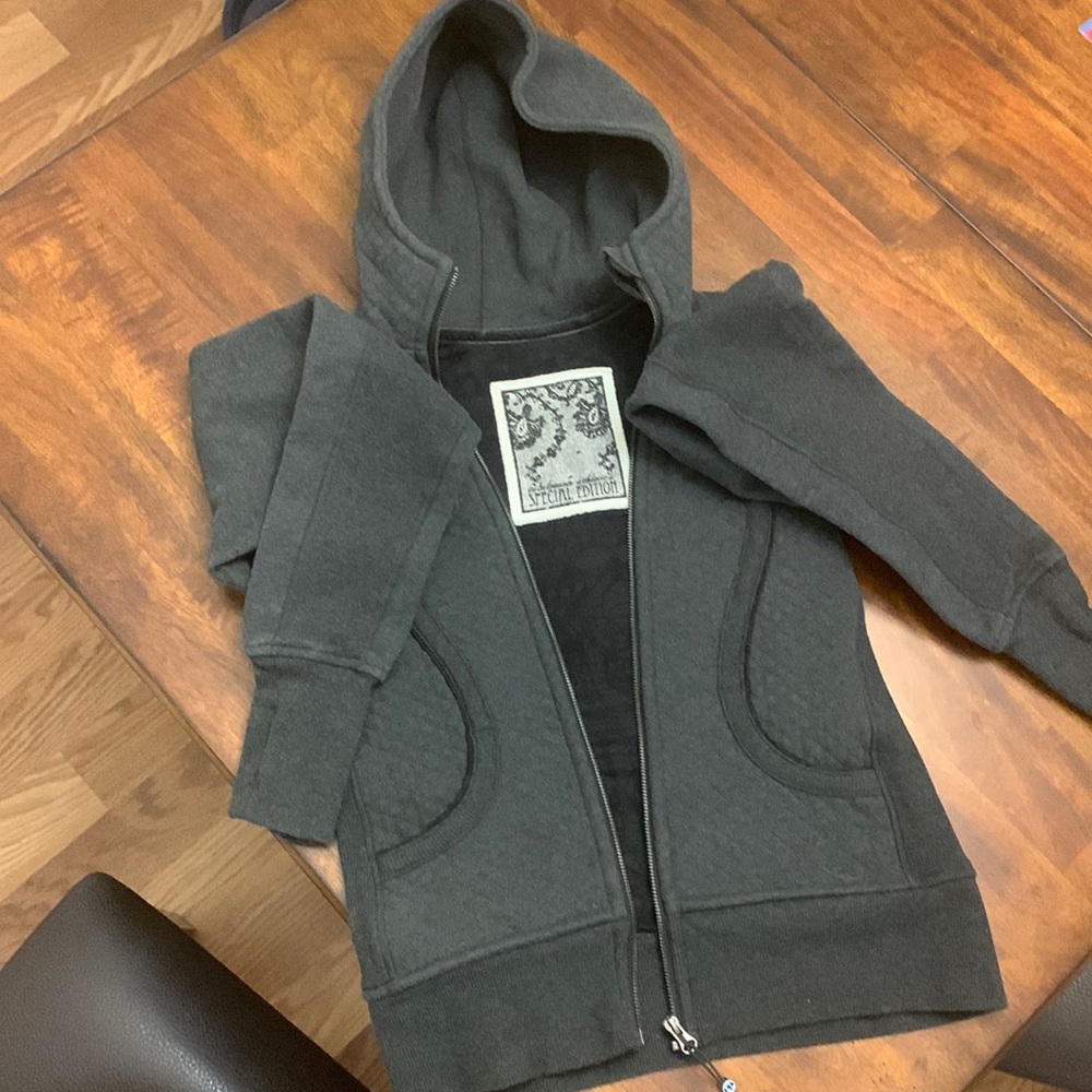 Lululemon Limited Edition Grey Quilted Sweatshirt/Vest with removable sleeves